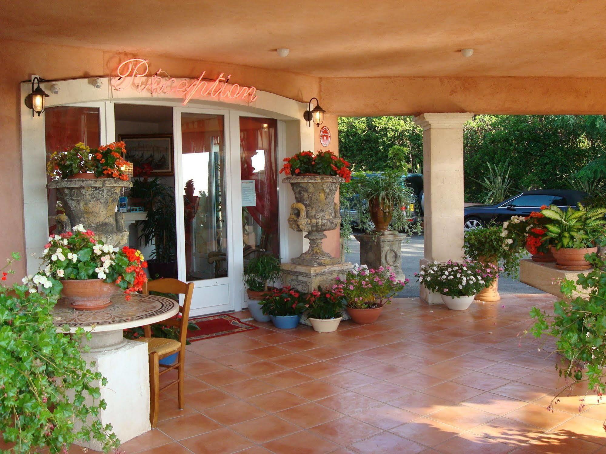 Hotel Martinengo Sainte-Maxime Exterior foto